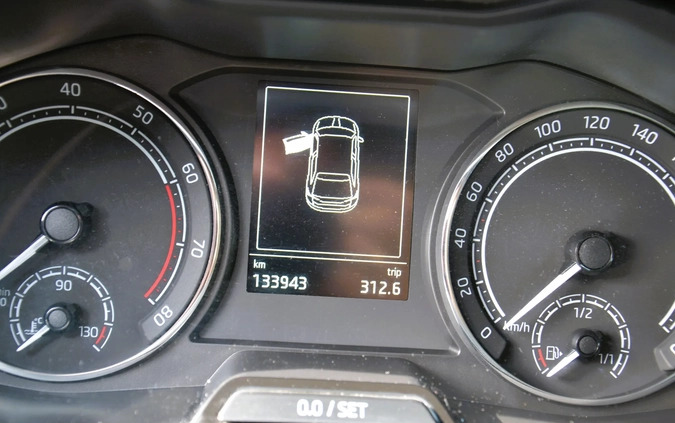 Skoda Scala cena 51000 przebieg: 133900, rok produkcji 2020 z Luboń małe 352